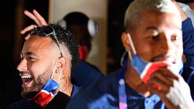 Neymar (L) and defender Presnel Kimpembe at the PSG team hotel in Lisbon. AFP