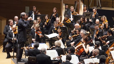 Dima Slobodeniouk leads the 120 members of the Sinfónica de Galicia. Courtesy Xurxo Lobato