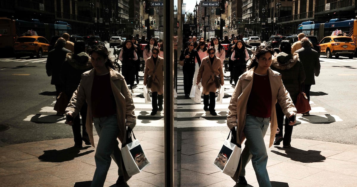 JP Morgan Predicts US Economy Resilience Amid Global Tension