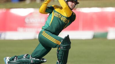 Quinton de Kock swung for 84 runs to lead South Africa past Zimbabwe yesterday at the Queens Sports Club in Bulawayo. Jekesai Njikizana / AFP