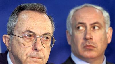 Former Israeli Defence Minister Moshe Arens (L) and Prime Minister Benjamin Netanyahu during a defence ministry press conference. AFP