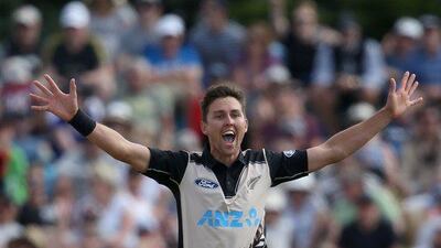 Trent Boult of New Zealand successfully appeals for the wicket of Sri Lanka's Shehan Jayasuriya during the first Twenty20 cricket match between New Zealand and Sri Lanka at the Bay Oval in Mount Maunganui on January 7, 2016. AFP PHOTO / MICHAEL BRADLEY
