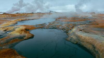 Ring Road: The otherworldly area of Lake Myvatn is a highlight of a road trip through Iceland. Photo: Khamkéo Vilaysing / Unsplash