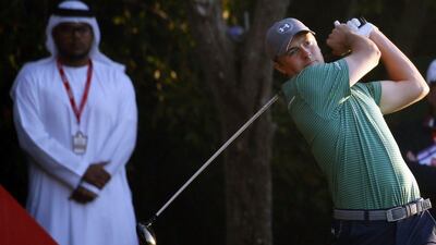 Jordan Spieth of the United States plays a shot during the first round of the Abu Dhabi Golf Championship in the capital of the United Arab Emirates on January 21, 2016. / AFP / KARIM SAHIB