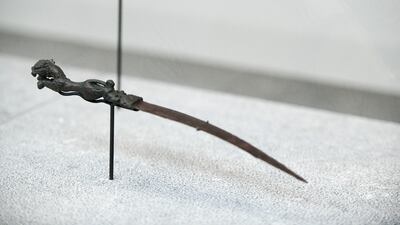 A dagger with a lion-shaped handle dates from 1100 to 600 BC, which was found in Dubai’s Saruq al-Hadid.