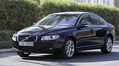 At home in distinguished company, the S80 has the looks and the equipment level to compete with higher-priced alternatives from other foreign fields. Its quiet ride will win the Volvo plenty of fans too.