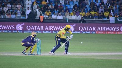 Darren Sammy, right, of the West Indies played a cameo knock of 48 runs to prop up the Peshawar Zalmi innings towards the end against Quetta Gladiators in Dubai. Courtesy PCB