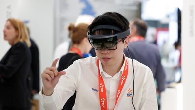 An attendee uses a Virtual Reality (VR) headset at the World Nuclear Exhibition (WNE), the trade fair event for the global nuclear community in Villepinte near Paris, France, June 27, 2018. REUTERS / Benoit Tessier