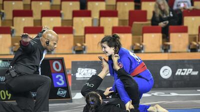 Nathiely de Jesus defeats Samantha Cook