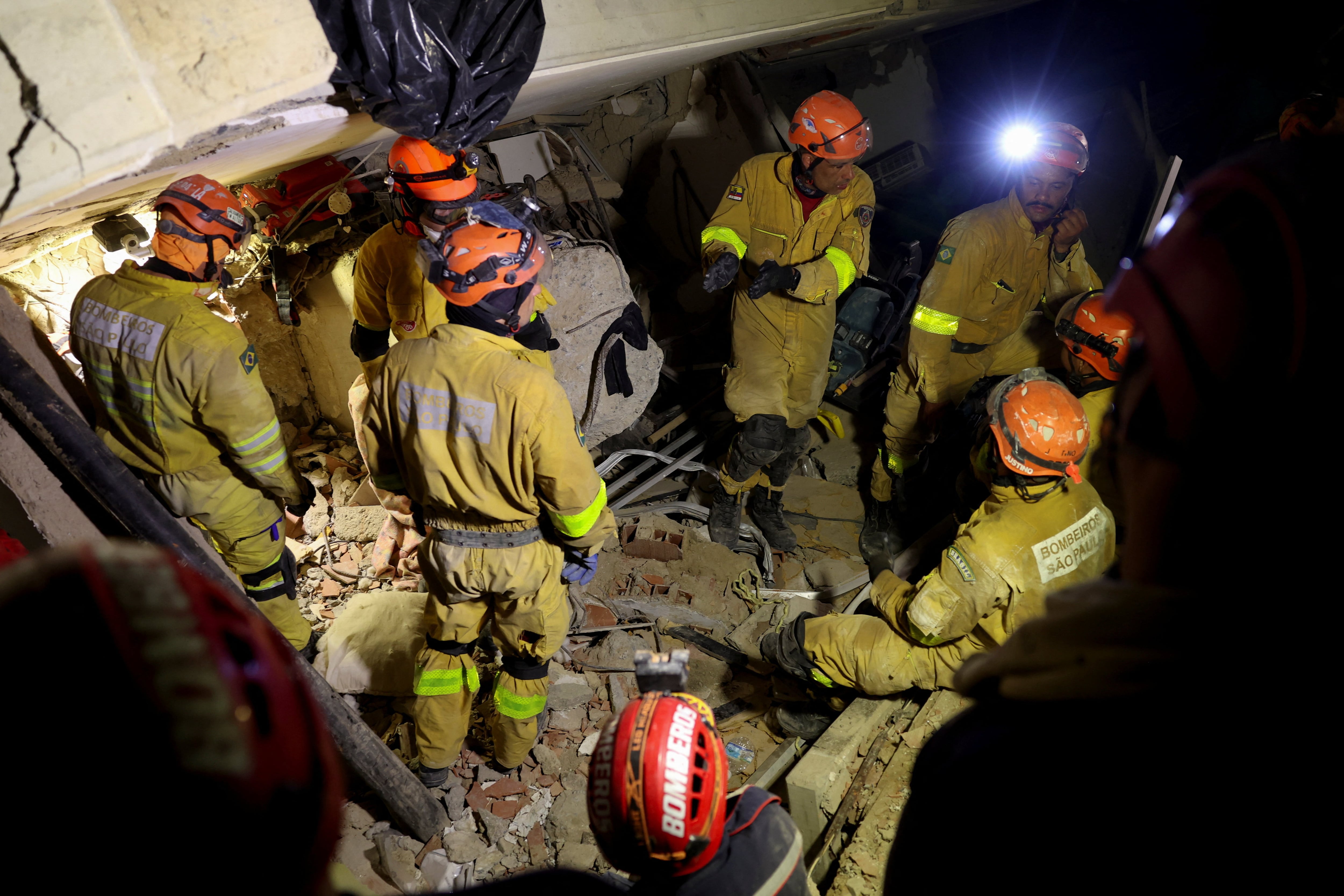 Venezuela earthquake death toll surpasses 2,000 amid widening medical crisis