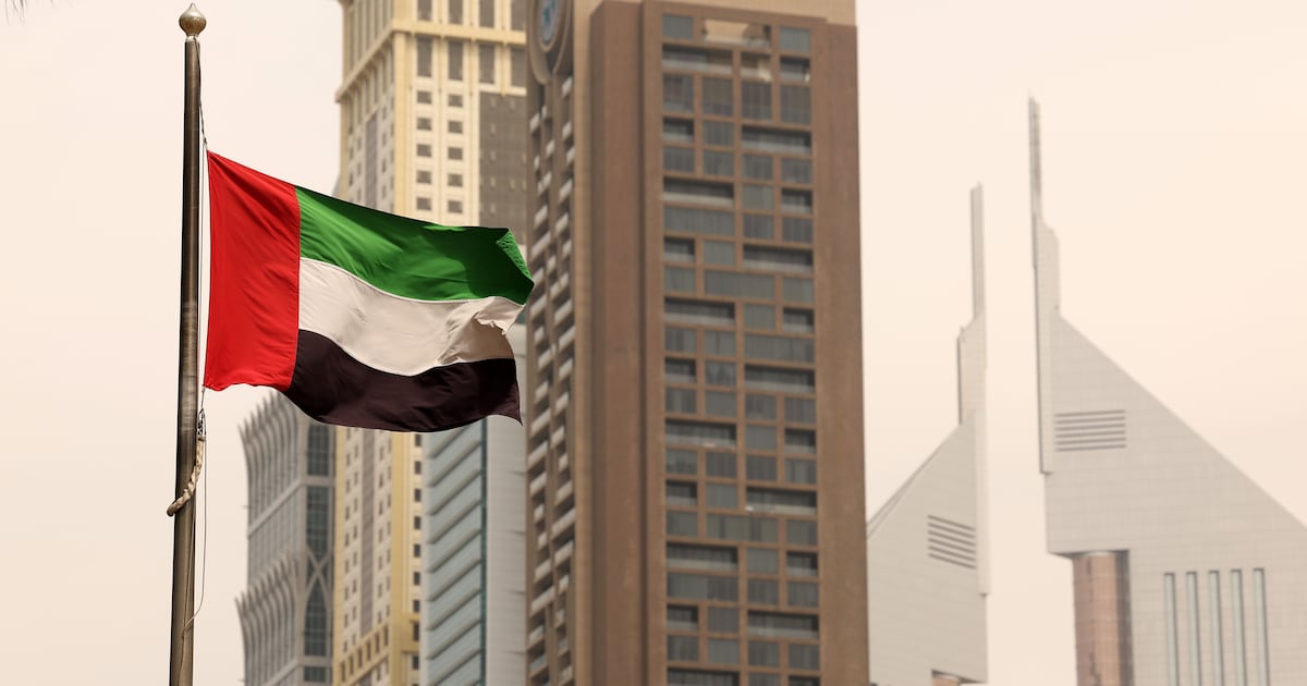 UAE issues missile alert and urges residents to seek shelter
