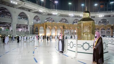 The first group of Muslims, allowed in the mosque compound by appointment, arrive at the Grand Mosque to perform Umrah. Courtesy General Presidency for the Affairs of the Grand Mosque and the Prophet's Mosque