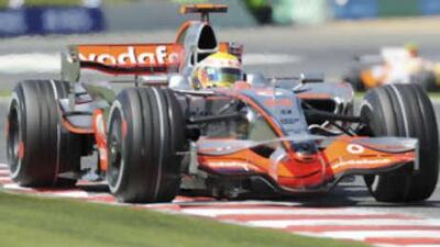 Lewis Hamilton still believes he can challenge for the world championship despite making some mistakes this season.