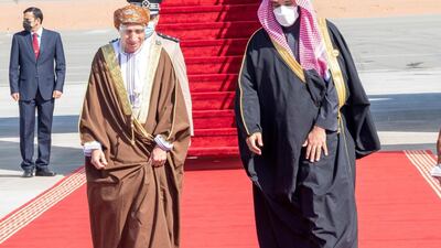 Saudi Crown Prince Mohammed bin Salman welcomes Oman Deputy Prime Minister, Fahad bin Mahmoud. SPA