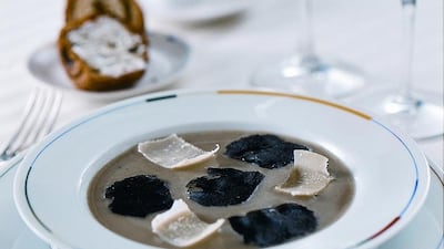 Artichoke Soup with Black Truffle at Restaurant Guy Savoy (Courtesy: Restaurant Guy Savoy)