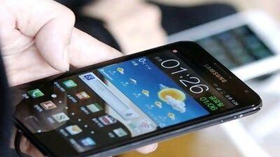 Samsung's smartphones have been making inroads to Apple iPhone's leadership in the market. Kim Hong-Ji / Reuters