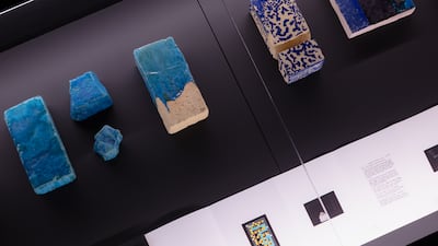 A vitrine table showcases various artefacts selected from the workshops, such as sketches, photos and small material experiments. Photo: Gerda Studio / ACDF