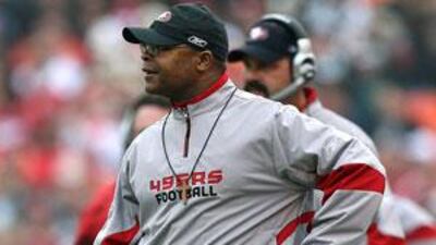 Mike Singletary is now the leader of the 49ers.