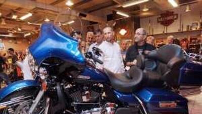 Sales of the quintessential American motorcycle dipped as customer numbers declined in the face of the financial downturn.