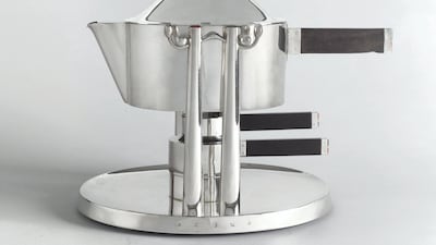 Samovar, Josef Hoffmann, Wiener Werkstätte (Vienna workshop), Austria, Vienna 1904-1905. Courtesy: Department of Culture and Tourism – Abu Dhabi. Photo credit: APF