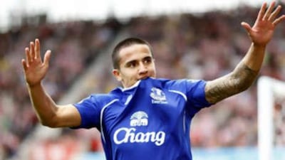 Everton's Tim Cahill made a goal scoring return to the side with the winning goal in a 3-2 win against Stoke City.