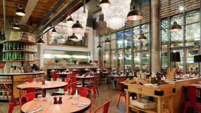 Jamie's Italian in Dubai Festival City offers plenty of choice, both in merchandise and on the menu, but falls short on those touches that turn adequate into great.