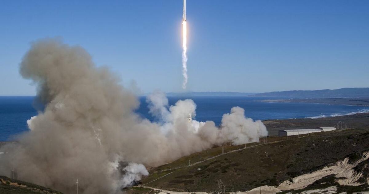 Innacurate Rockets When rocket tests go wrong: SpaceX releases blooper reel of ...