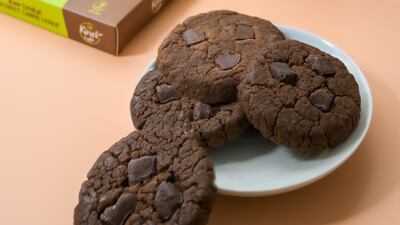 Raw chocolate dipped vegan cookies from Kind Lyfe.