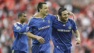 John Terry, centre, has said his possible move to Manchester City had never been an attempt to get himself a pay rise at Chelsea.