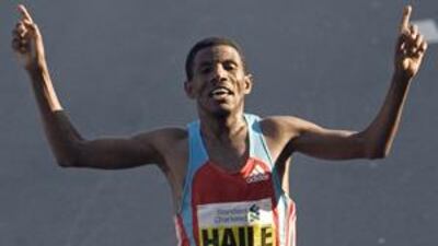 Haile Gebrselassie came home in a time of 2hr 6min 9sec, just over two minutes outside his best.