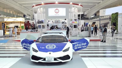 Abu Dhabi Police's Lamborghini, in the force's new colours and badge. Abu Dhabi Police