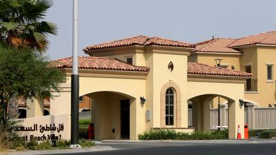 Saadiyat Beach villas: Q2 up 5%. 3BR: Dh300-310,000. 4BR: Dh310-350,000. 5BR: Dh375-850,000. Q2 2013-Q2 2014 no change. Ravindranath K / The National