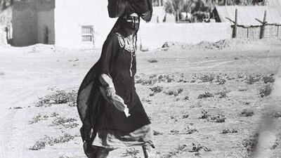 Bastakiya and Diwan areas along Dubai Creek, 1984.