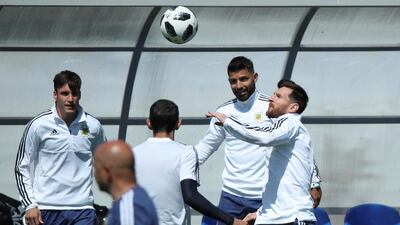 Lionel Messi, right, and his teammates during the last training session before their first game of World Cup 2018 against Iceland. Albert Gea / Reuters