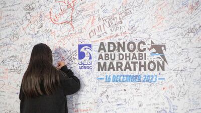 Attendees wrote their messages for the Abu Dhabi Marathon