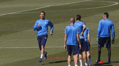 Real Madrid’s Portuguese striker Cristiano Ronaldo (L) warms up during his team’s training session at the Valdebebas sports city near Madrid, Spain, 03 May 2016. Real Madrid will face Manchester City in the Uefa Champions League semi-final, second leg match on 04 May 2016 at Santiago Bernabeu stadium in Madrid. EPA/FERNANDO ALVARADO