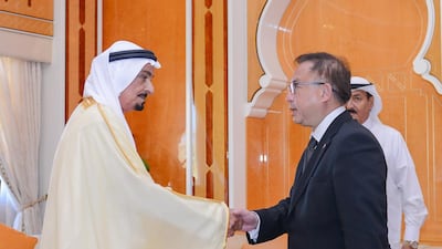 Sheikh Humaid bin Rashid Al Nuaimi, Ruler of Ajman, on Wednesday met with Komate Kamalanvin, Ambassador of the Kingdom of Thailand to the UAE, who called on Sheikh Humaid at the beginning of his tenure.