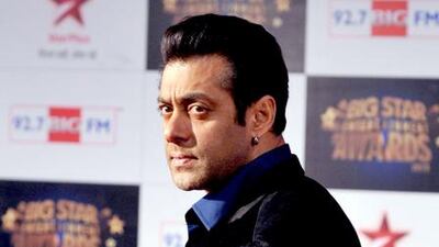 Indian Bollywood actor Salman Khan attends the ‘BIG Star Entertainment Awards’ ceremony in Mumbai on December 18, 2013. AFP PHOTO/STR