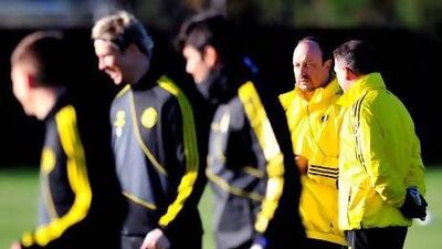 Chelsea's interim manager Rafael Benitez, right, at a training session in preparation for their Group E match with FC Nordsjaelland. GLYN KIRK / AFP