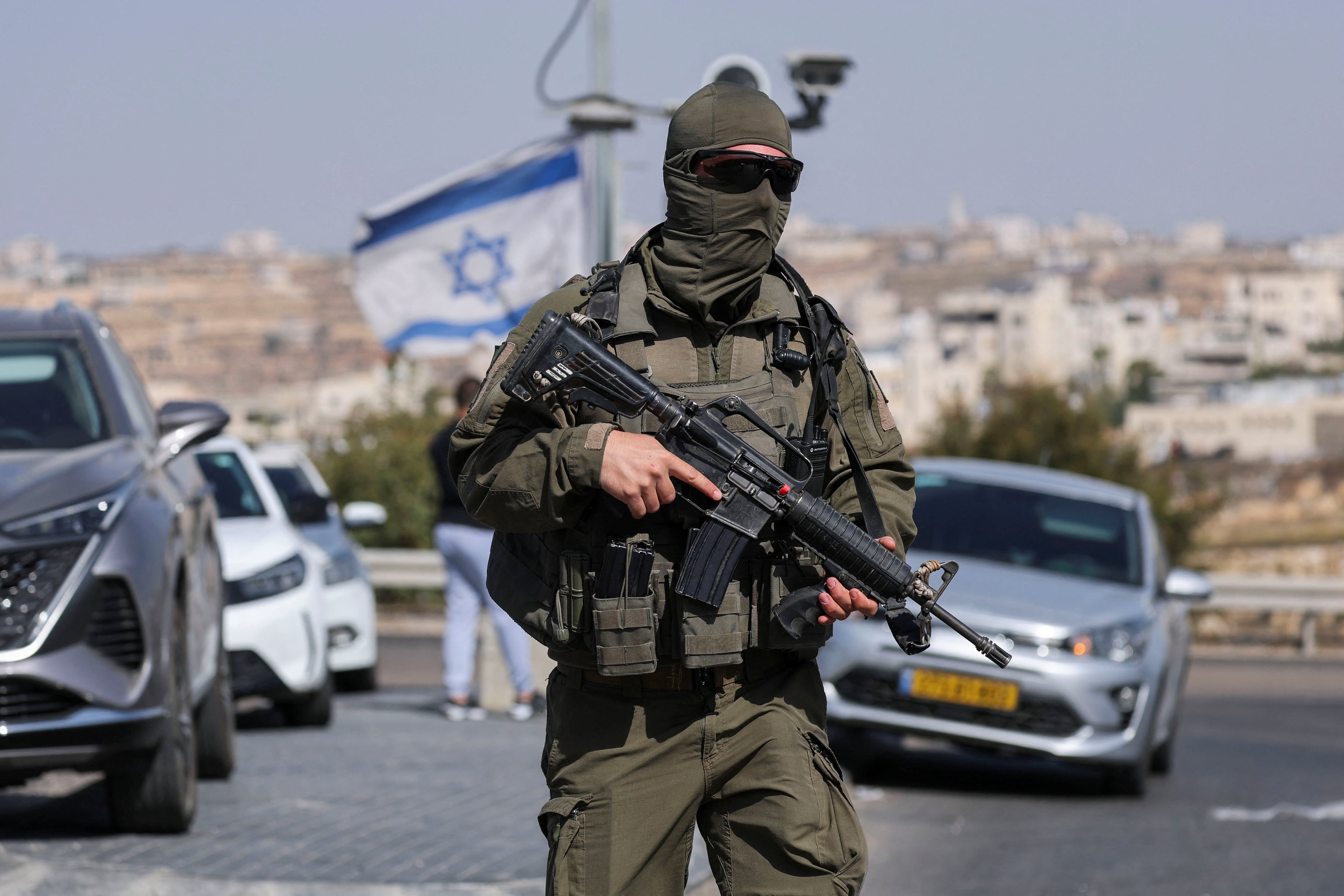 israel prepares west bank lockdown after hebron shooting