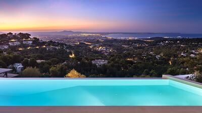 Sea and landscape views from the swimming pool.