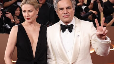 Mark Ruffalo and his wife actress Sunrise Coigney on the Golden Globes red carpet. AFP