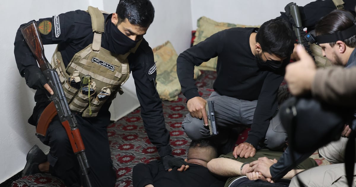 Syria foils 'Hezbollah assassination plot' with raids across country