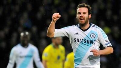The hard work put in by midfielder Juan Mata has pleased his manager at Chelsea.