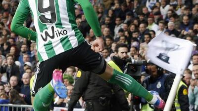 Antonio Sanabria of Betis celebrates after scoring against Real Madrid. JJ Guillen / EPA
