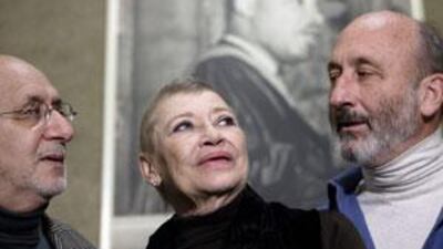 In this 2005 file photo, from left, Peter Yarrow, Mary Travers, and Noel Stookey rehearse at the Riverside Church in New York.