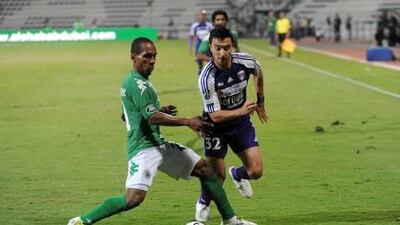 Ignacio Scocco, right, starred for Al Ain the absence of two of the club's other foreign players Asamoah Gyan and Yasser Al Qahtani.