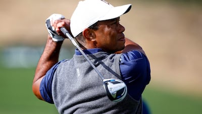 PACIFIC PALISADES, CALIFORNIA - FEBRUARY 14: Tiger Woods of the United States practices on the range prior to The Genesis Invitational at Riviera Country Club on February 14, 2023 in Pacific Palisades, California. Ronald Martinez / Getty Images / AFP (Photo by RONALD MARTINEZ / GETTY IMAGES NORTH AMERICA / Getty Images via AFP)