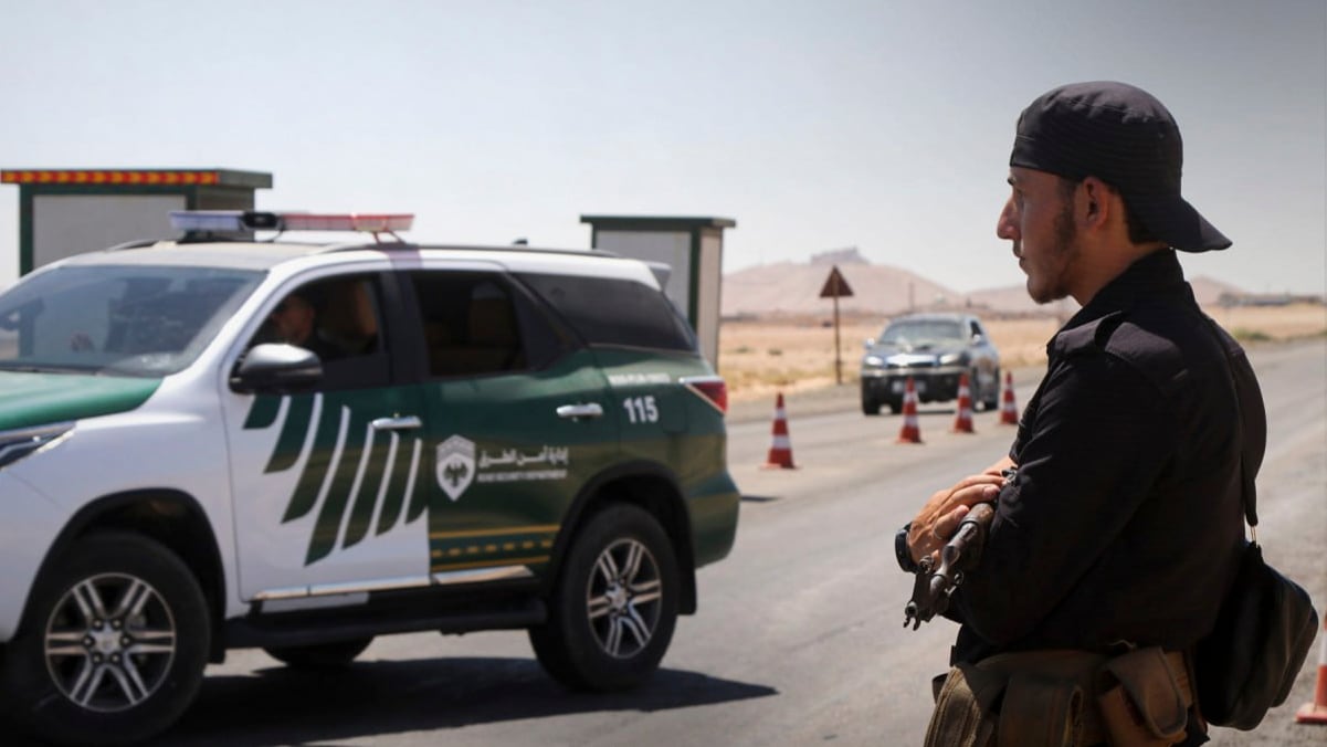 Four Syrian Security Personnel Killed During Ambush on Hama Province Motorway
