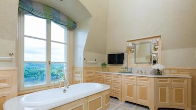 The house has 10 bathrooms